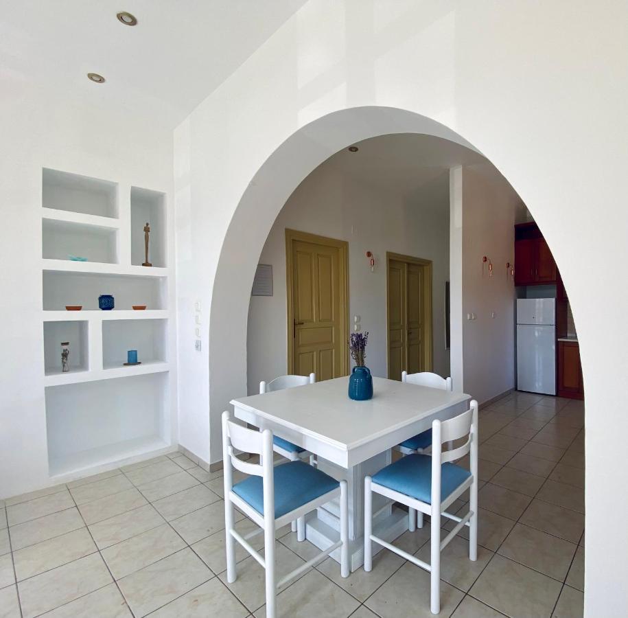 To Petrino Apartment Meyísti Екстериор снимка