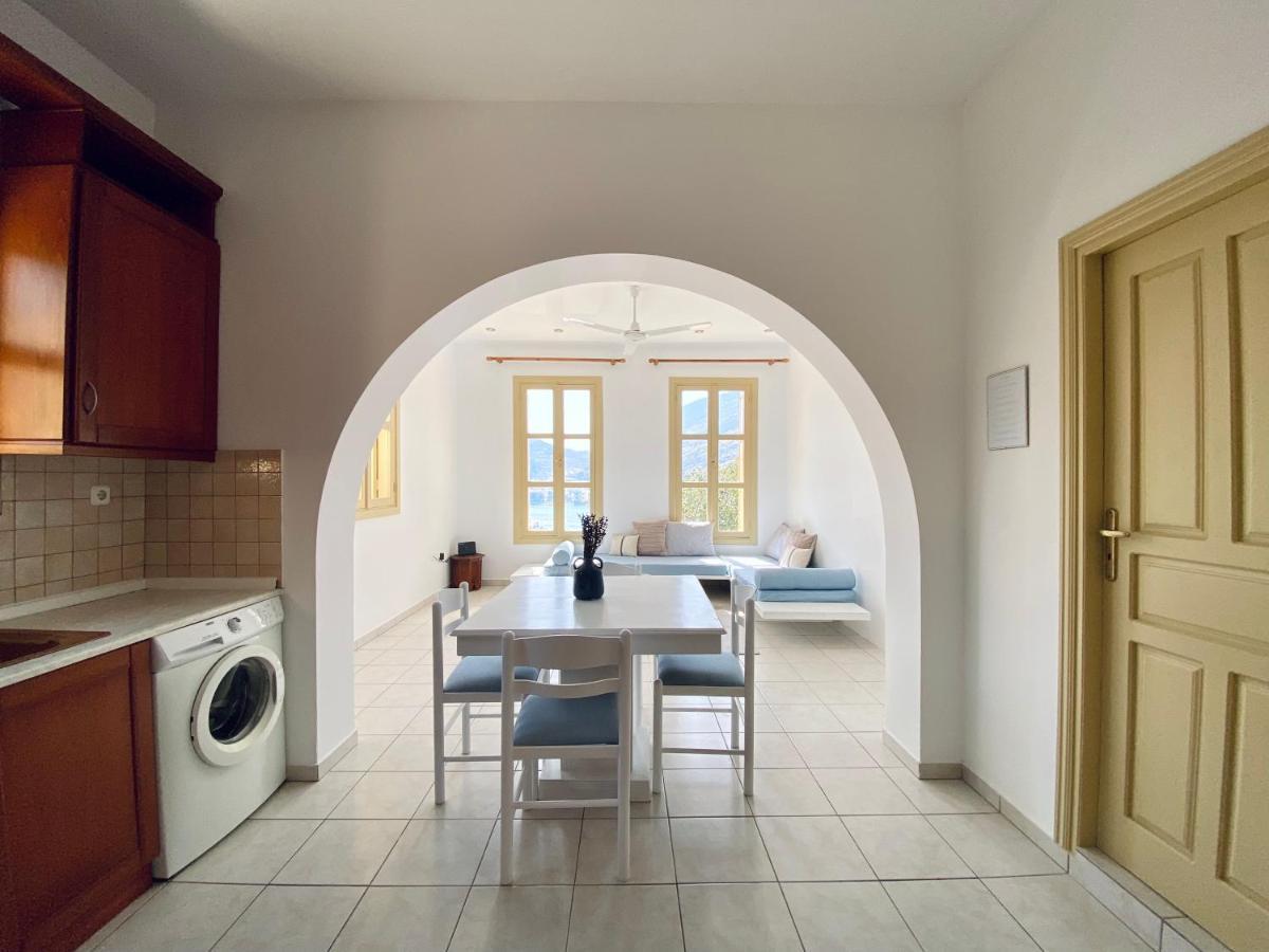 To Petrino Apartment Meyísti Екстериор снимка