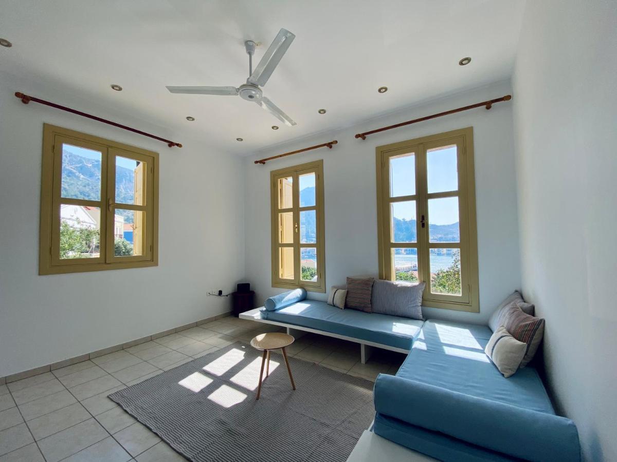To Petrino Apartment Meyísti Екстериор снимка