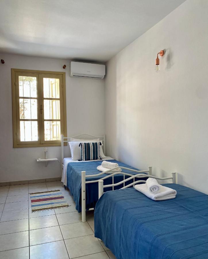 To Petrino Apartment Meyísti Екстериор снимка
