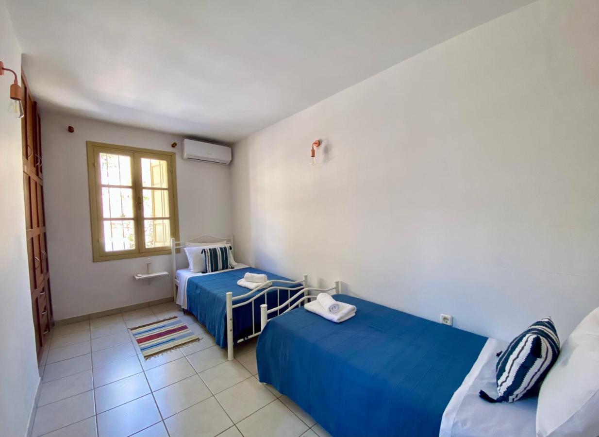 To Petrino Apartment Meyísti Екстериор снимка