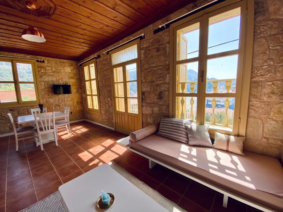 To Petrino Apartment Meyísti Екстериор снимка