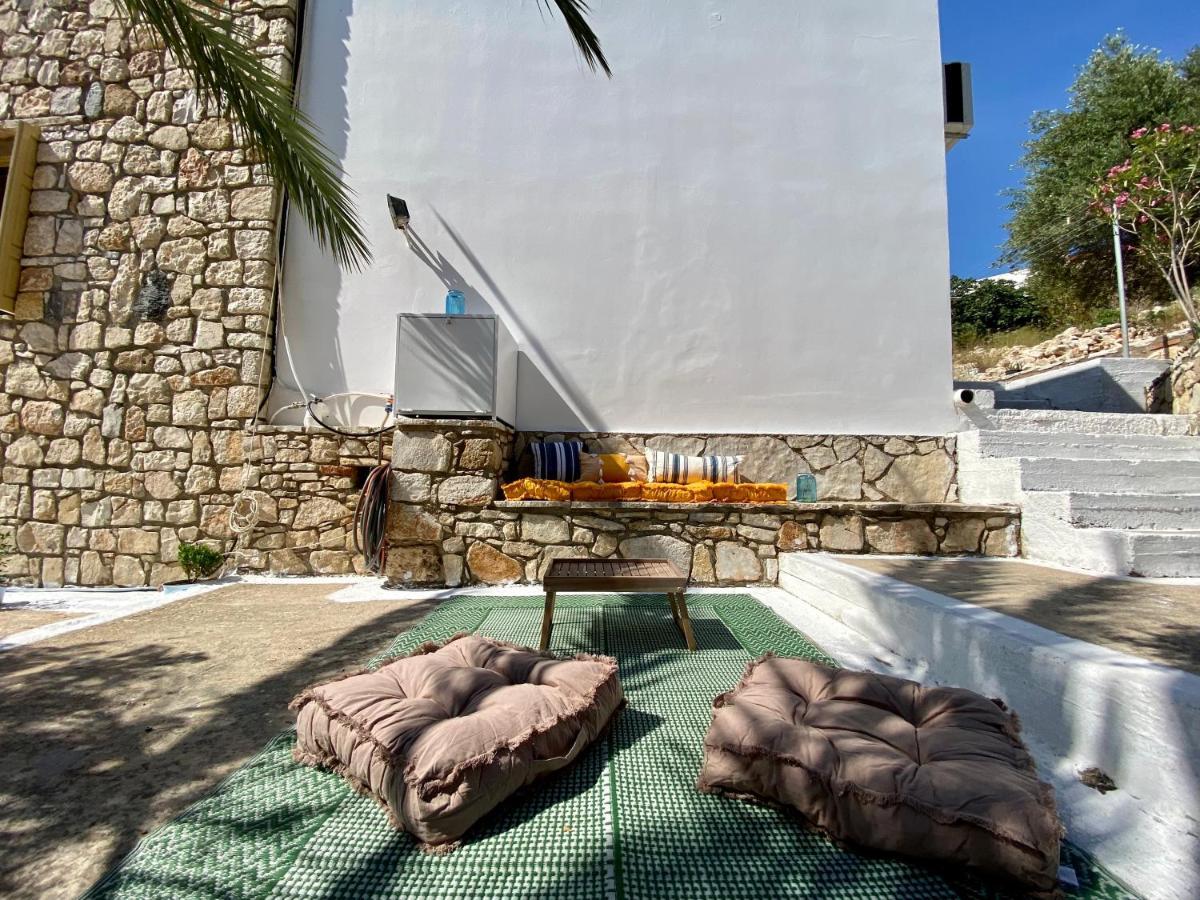 To Petrino Apartment Meyísti Екстериор снимка