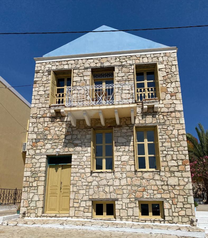 To Petrino Apartment Meyísti Екстериор снимка